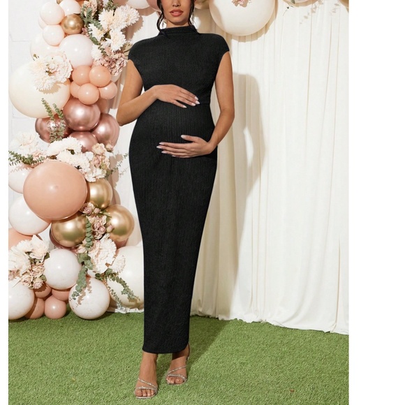 Maternity Classic Black Textured Mock Neck Short Sleeve Top Maxi Skirt Set - Picture 3 of 4
